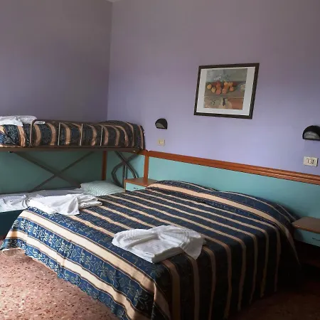 Bahamas Hotel 3*