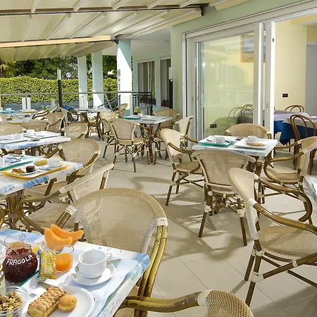 Отель Bahamas 3*