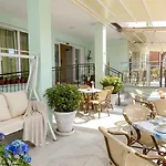 Hotel Bahamas & Lido Di Savio